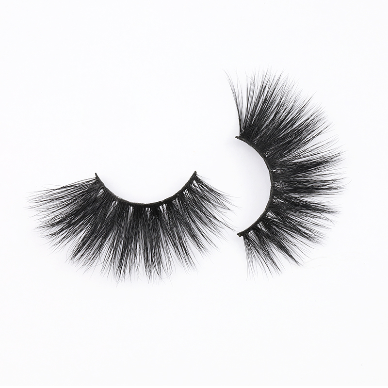 Soft and Lightweight 25mm Real Mink Fur Strip Lashes with Private Box Fashion False Eyelashes in 2020 YY121